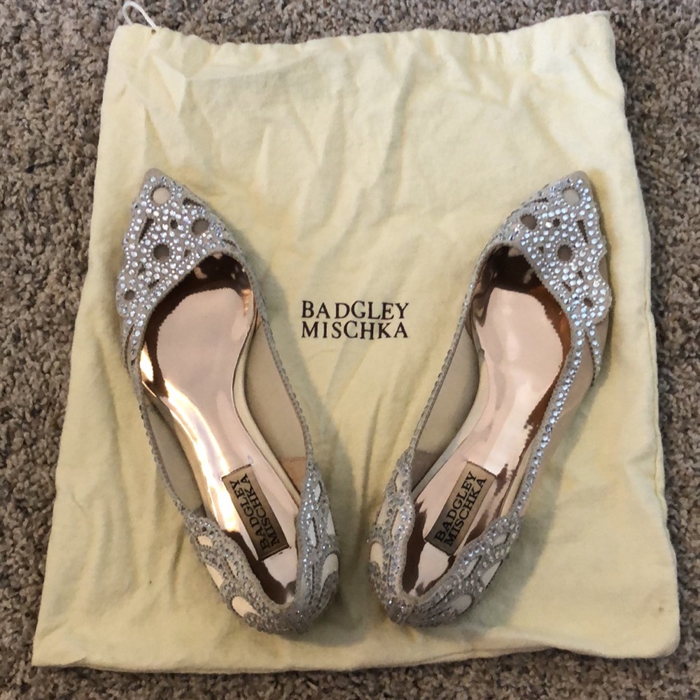 Badgley Mischka Ivory Jeweled flat shoe, size 7